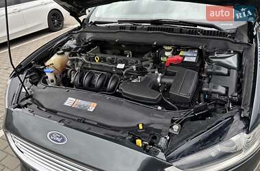 Седан Ford Fusion 2014 в 