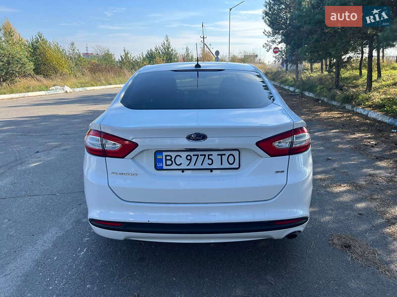 Седан Ford Fusion 2016 в Львові