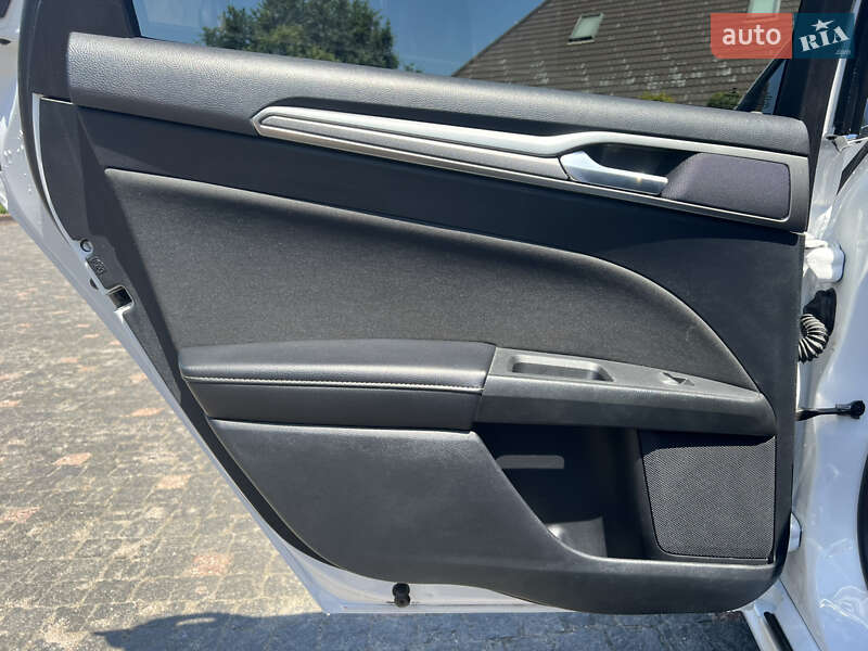 Седан Ford Fusion 2019 в Житомире