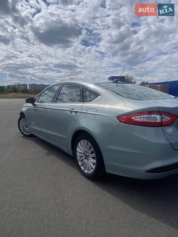 Седан Ford Fusion 2014 в Прилуках