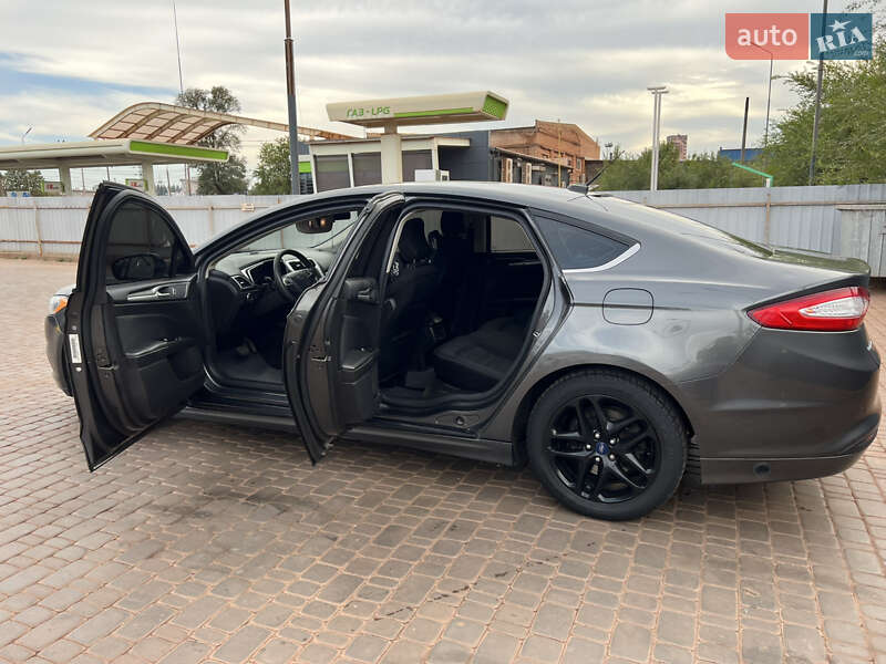Седан Ford Fusion 2016 в Кривом Роге