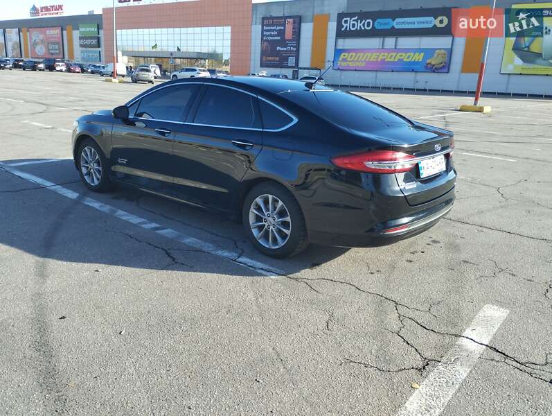 Седан Ford Fusion 2017 в Полтаві