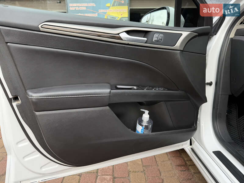 Седан Ford Fusion 2016 в Києві