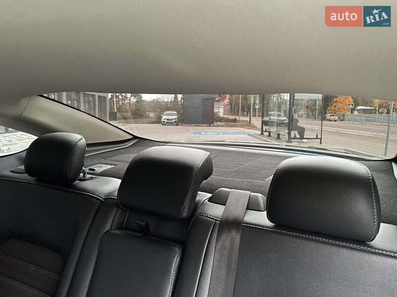 Седан Ford Fusion 2018 в Вараші