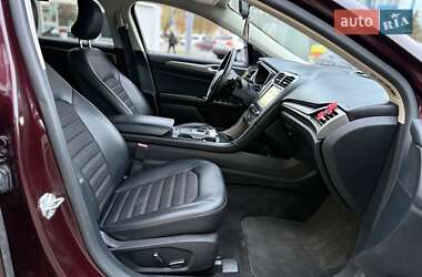 Седан Ford Fusion 2017 в  фото 11 Седан Ford Fusion 2017 в