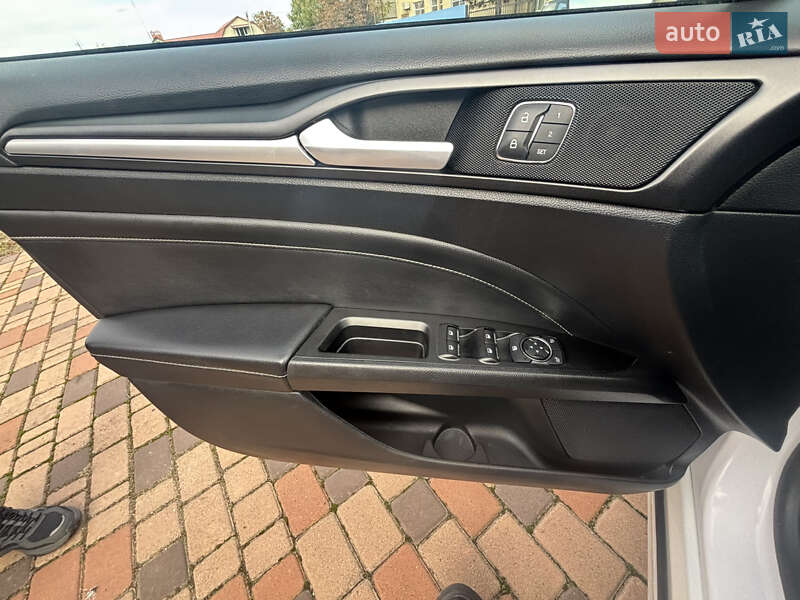 Седан Ford Fusion 2018 в Чорноморську фото 25 Седан Ford Fusion 2018 в Чорноморську