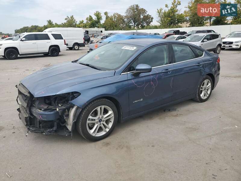 Седан Ford Fusion 2018 в Львове