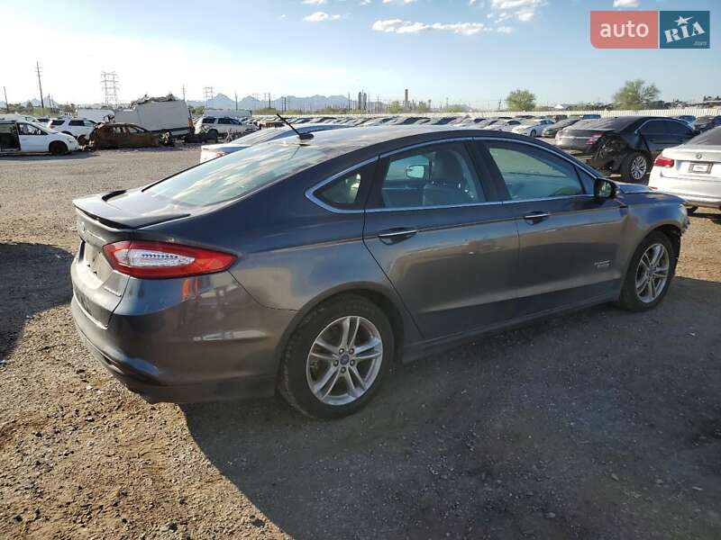 Седан Ford Fusion 2015 в Львові