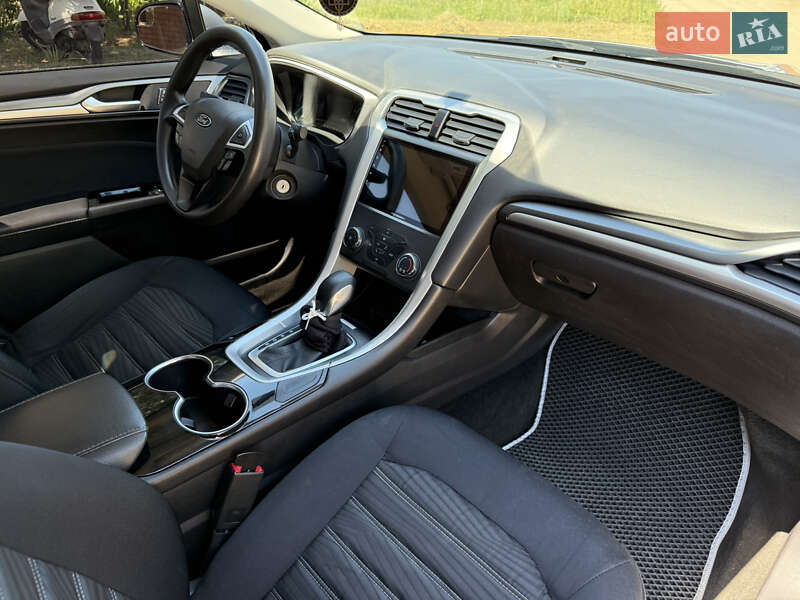 Седан Ford Fusion 2016 в Миколаєві