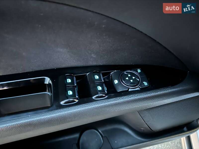 Седан Ford Fusion 2015 в Киеве фото 17 Седан Ford Fusion 2015 в Киеве