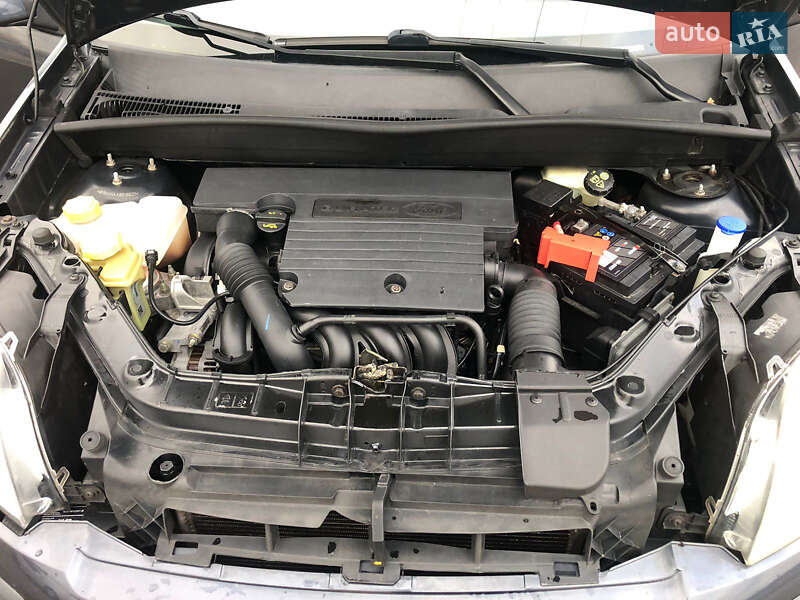 Хетчбек Ford Fusion 2006 в Луцьку фото 18 Хетчбек Ford Fusion 2006 в Луцьку