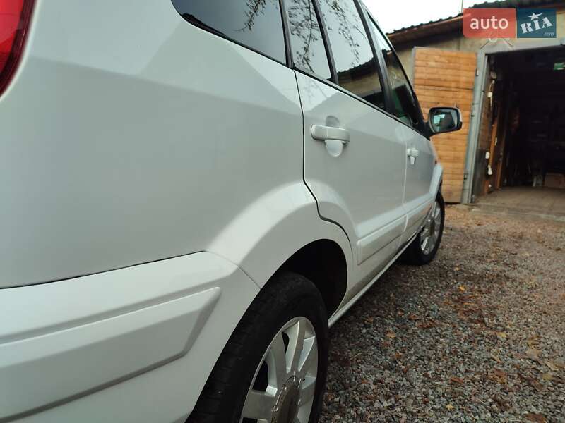 Хэтчбек Ford Fusion 2010 в Житомире