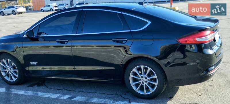 Седан Ford Fusion 2017 в Полтаві