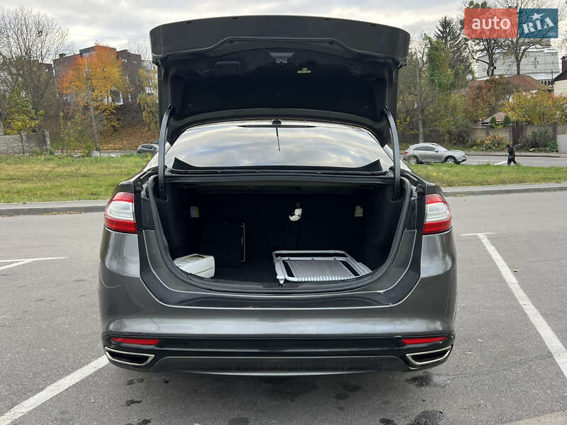 Седан Ford Fusion 2015 в Виннице