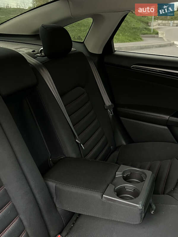 Седан Ford Fusion 2015 в Виннице