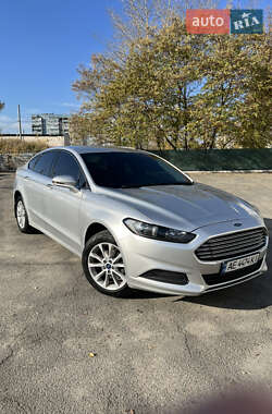 Седан Ford Fusion 2014 в Кам'янському