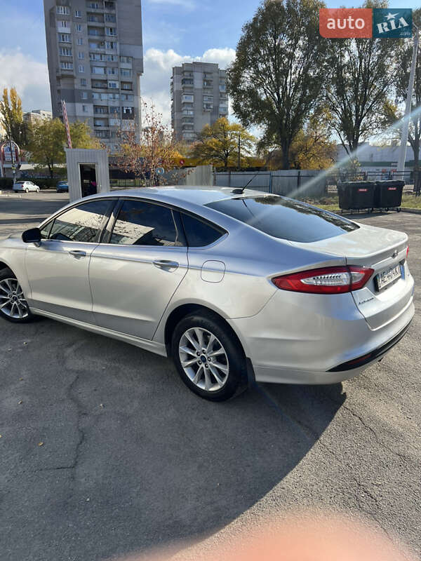Седан Ford Fusion 2014 в Кам'янському