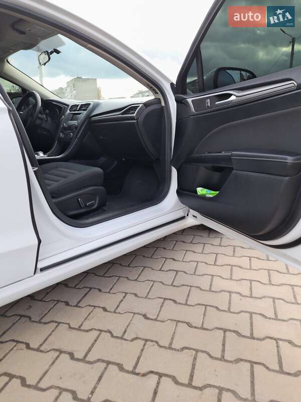 Седан Ford Fusion 2017 в Тернополе