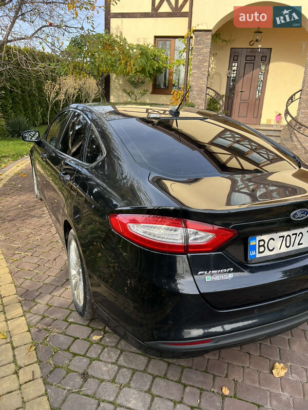 Седан Ford Fusion 2015 в Львові