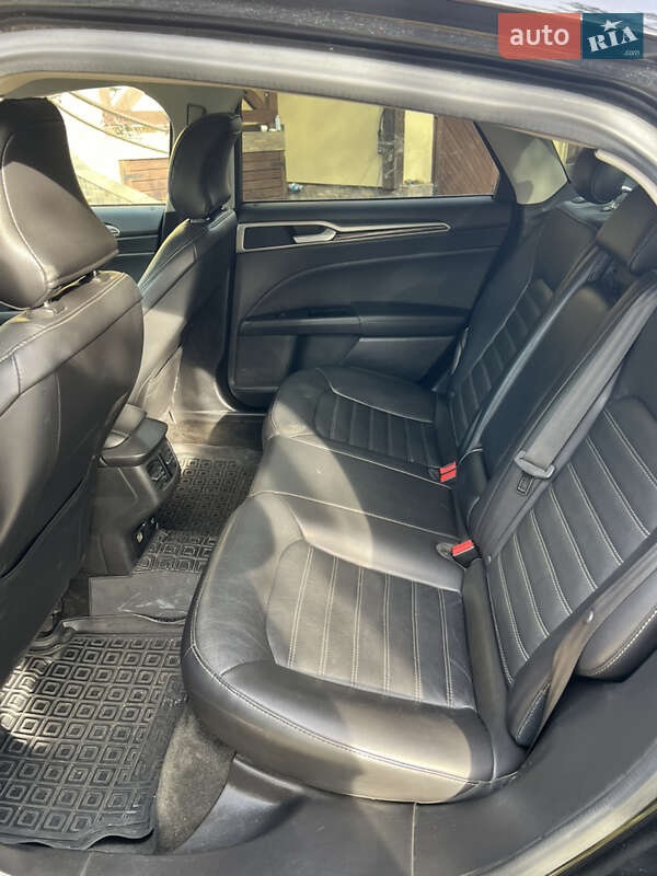 Седан Ford Fusion 2015 в Львові