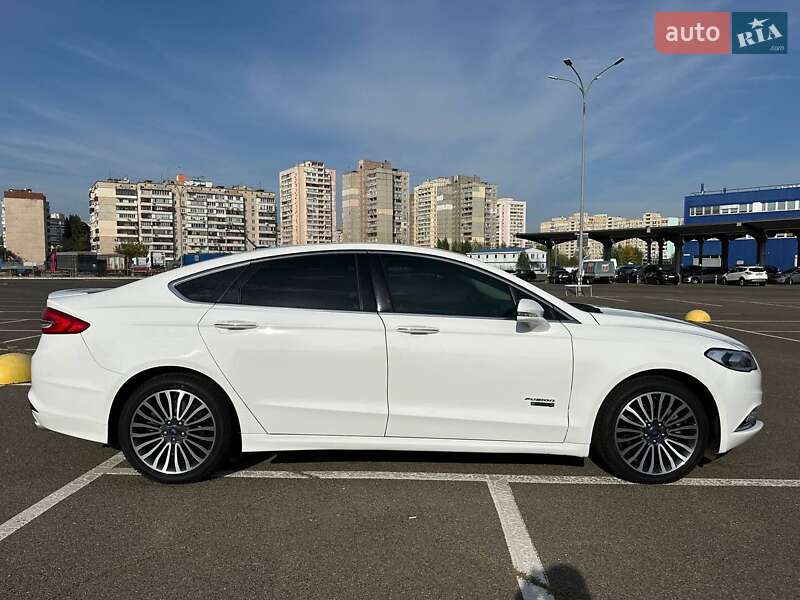 Седан Ford Fusion 2016 в Яготині