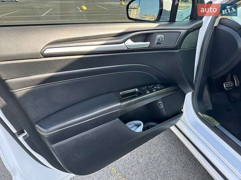 Седан Ford Fusion 2016 в Яготині