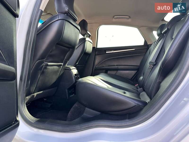 Седан Ford Fusion 2016 в Яготині