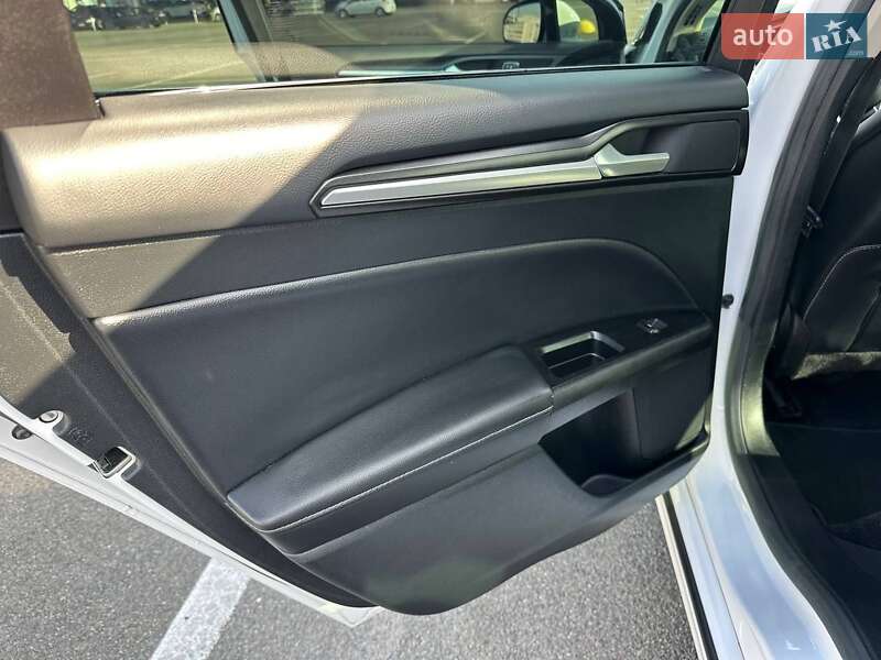 Седан Ford Fusion 2016 в Яготині