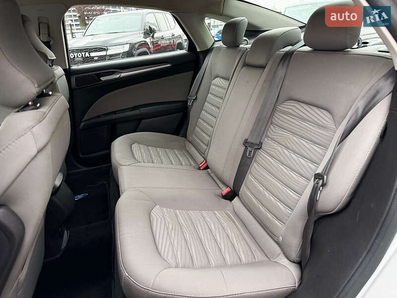 Седан Ford Fusion 2015 в Києві фото 23 Седан Ford Fusion 2015 в Києві