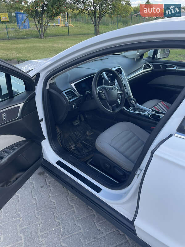 Седан Ford Fusion 2013 в Косові фото 24 Седан Ford Fusion 2013 в Косові