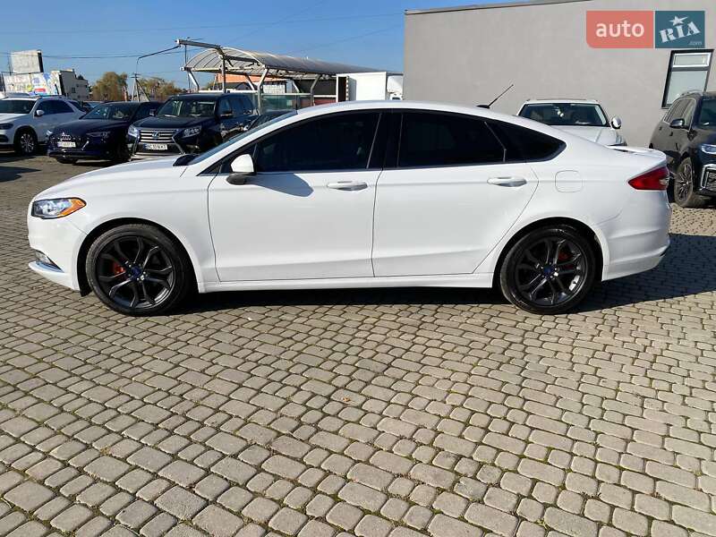 Седан Ford Fusion 2017 в Львові