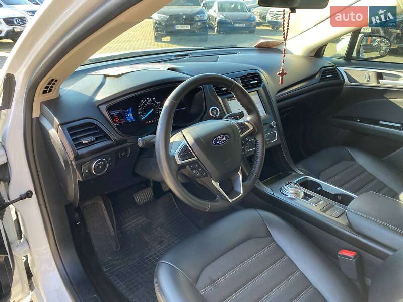 Седан Ford Fusion 2017 в Львові