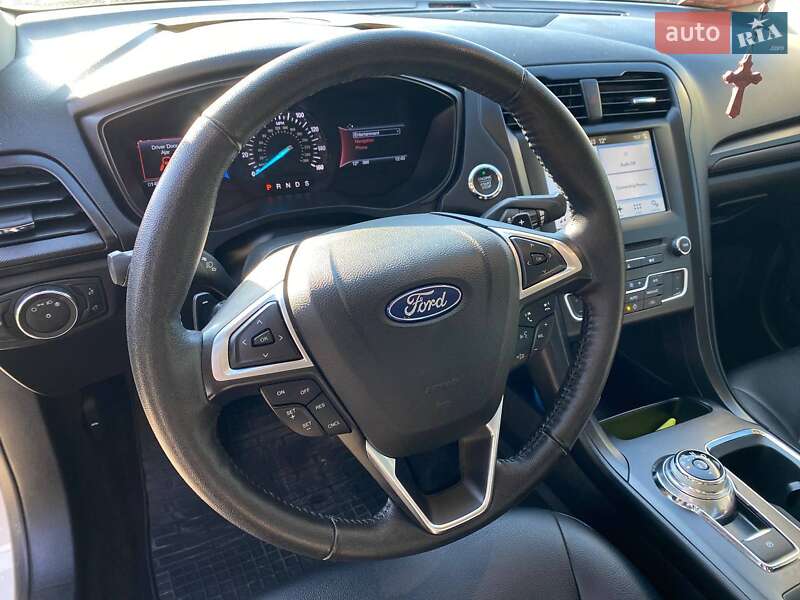 Седан Ford Fusion 2017 в Львові