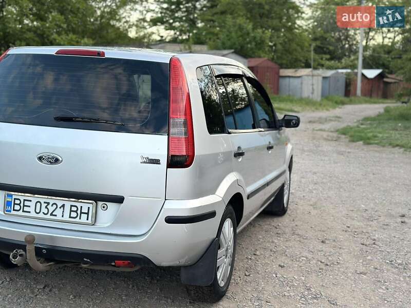 Хэтчбек Ford Fusion 2003 в Первомайске