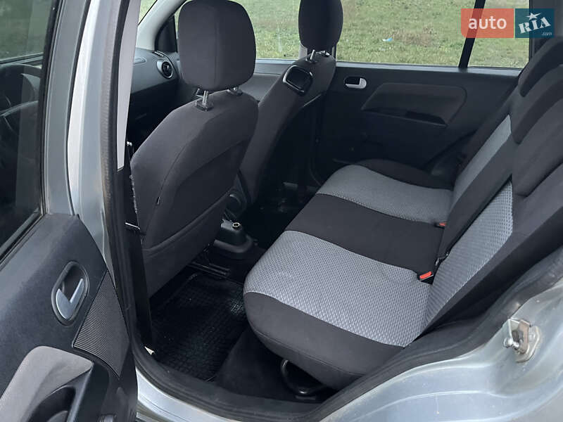 Хетчбек Ford Fusion 2003 в Казанці