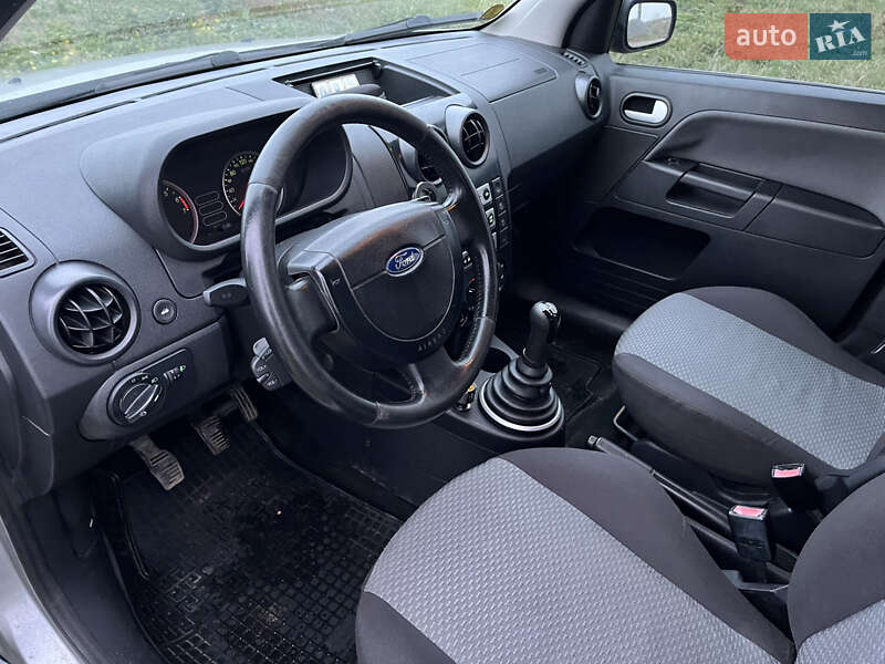 Хетчбек Ford Fusion 2003 в Казанці