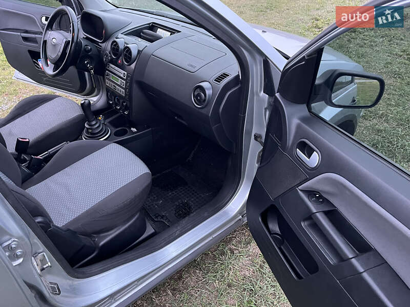 Хетчбек Ford Fusion 2003 в Казанці