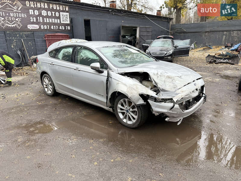 Седан Ford Fusion 2019 в Киеве фото Седан Ford Fusion 2019 в Киеве