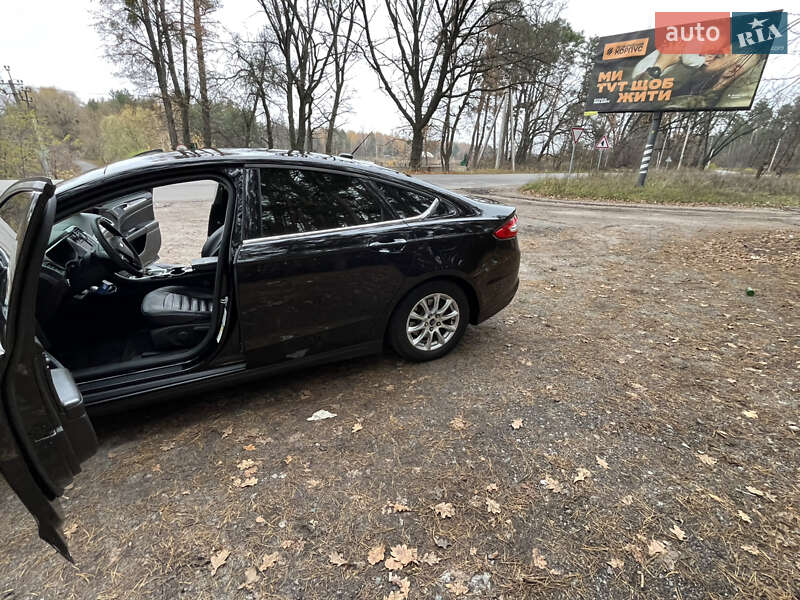 Седан Ford Fusion 2015 в Обухові