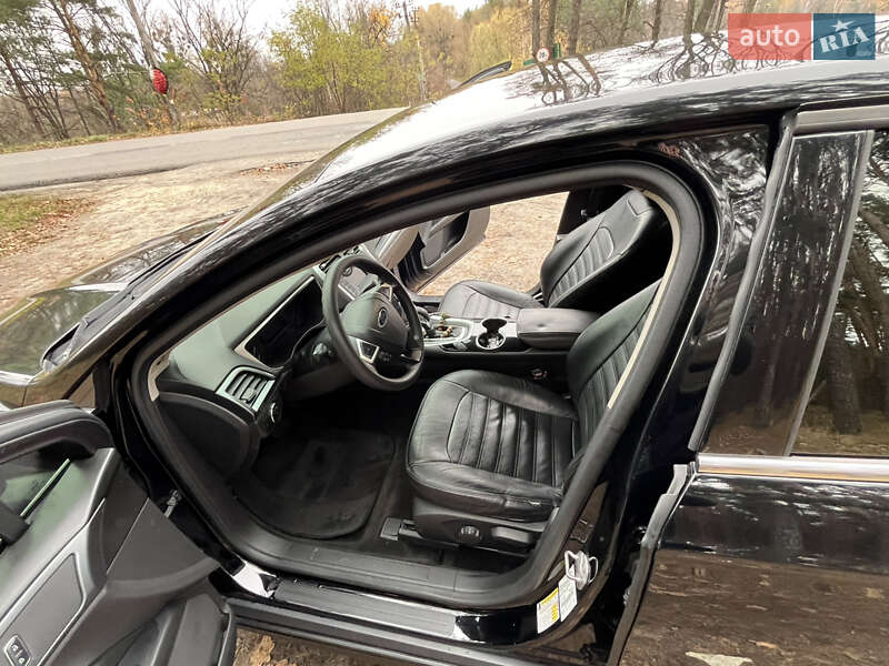 Седан Ford Fusion 2015 в Обухові