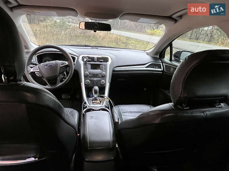 Седан Ford Fusion 2015 в Обухові