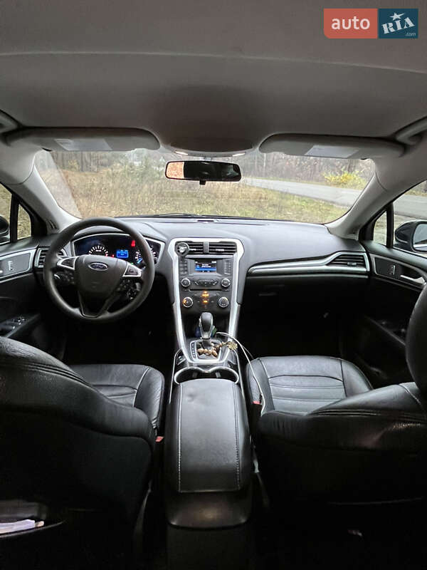 Седан Ford Fusion 2015 в Обухові