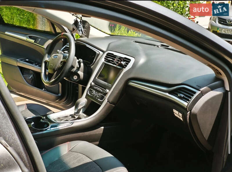 Седан Ford Fusion 2015 в Полтаві