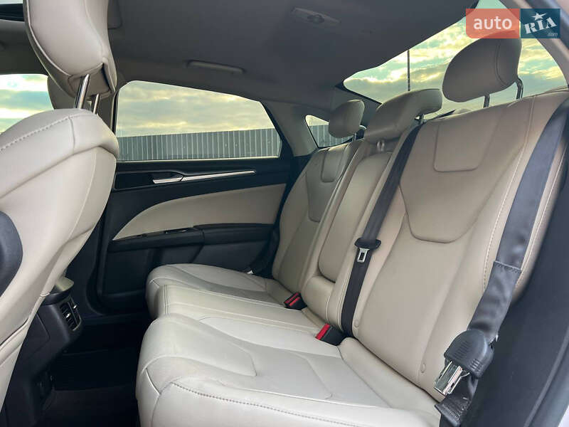 Седан Ford Fusion 2014 в Одесі