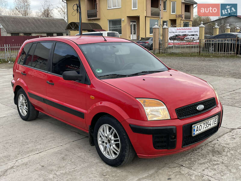 Хэтчбек Ford Fusion 2008 в Солотвине