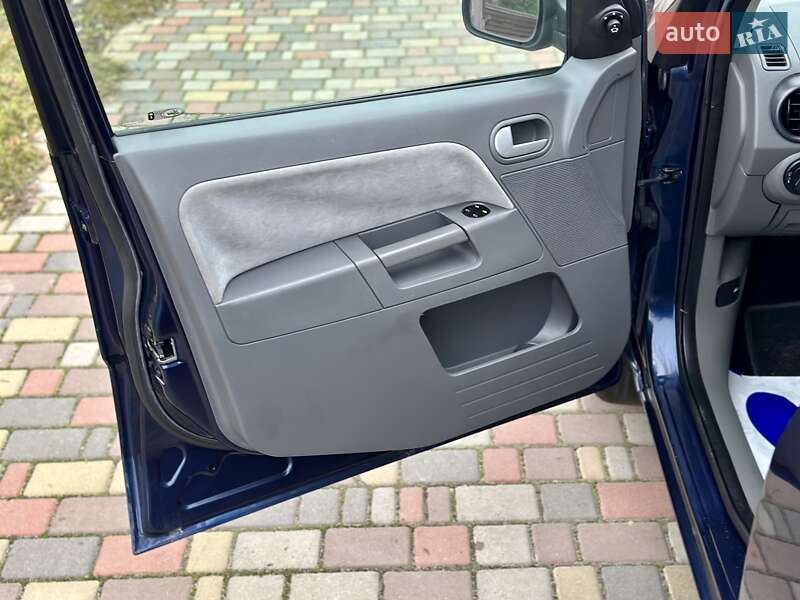 Хетчбек Ford Fusion 2005 в Володимирці