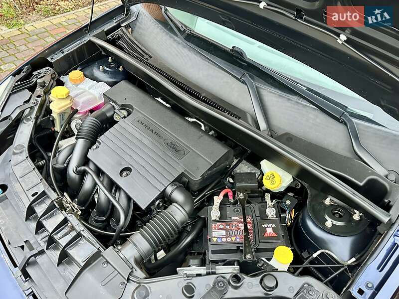 Хетчбек Ford Fusion 2005 в Володимирці