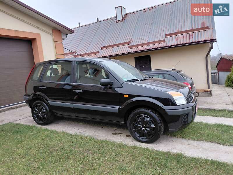 Хетчбек Ford Fusion 2006 в Рівному