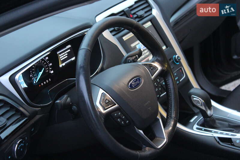 Седан Ford Fusion 2016 в Дніпрі