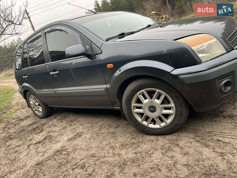 Хетчбек Ford Fusion 2008 в Краснограді